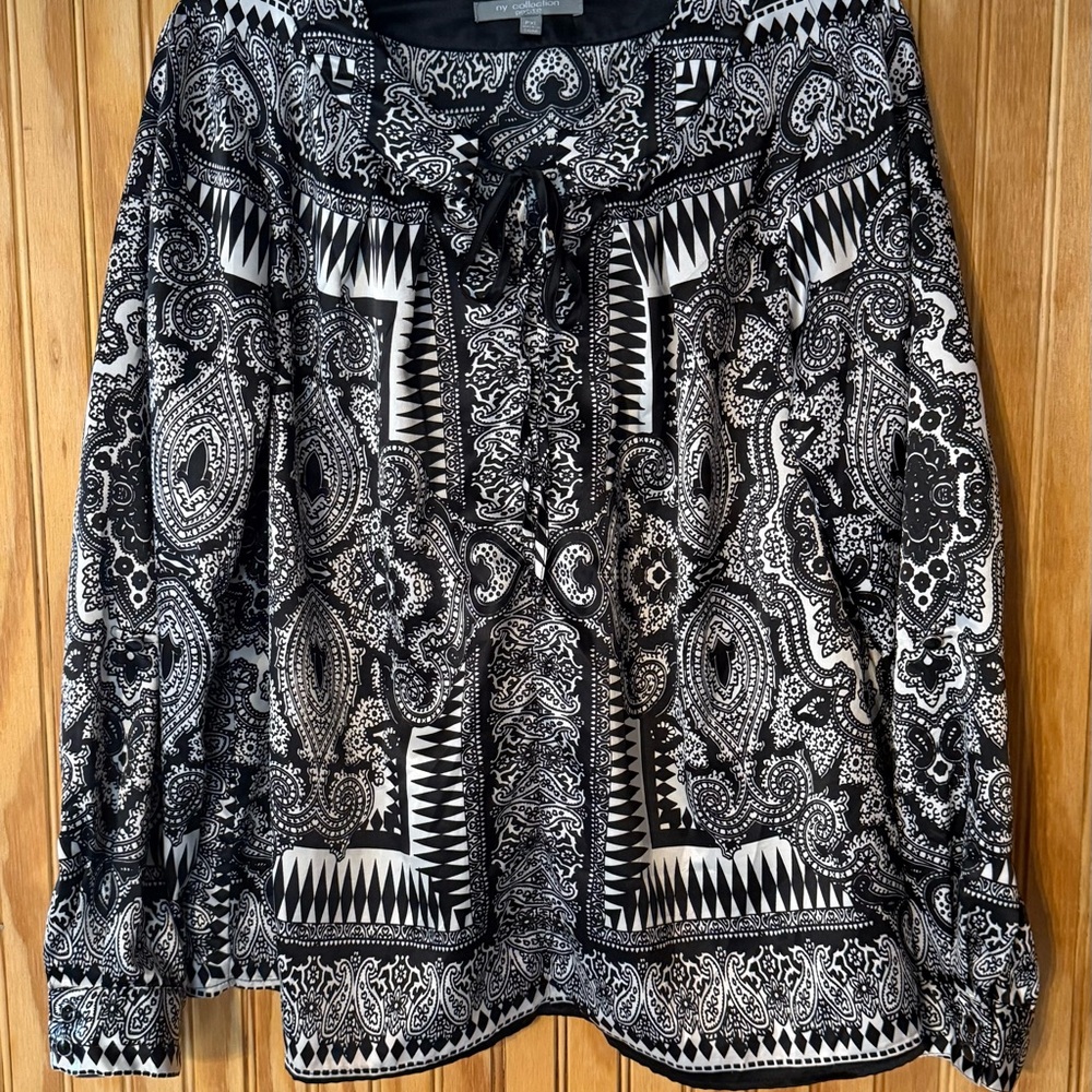 NY Collection Black and White Paisley Top